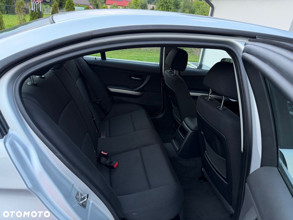 BMW Seria 3 320d - 12
