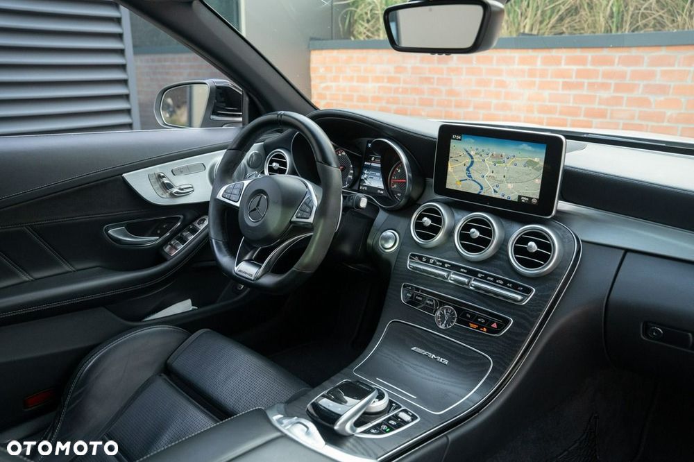 Mercedes-Benz Klasa C AMG 63 S AMG Speedshift 7G-MCT - 16