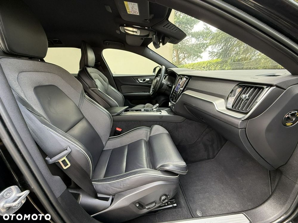 Volvo V60 Cross Country B4 D AWD Plus - 23