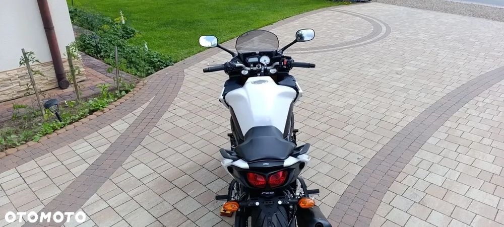 Yamaha FZ8 - 9