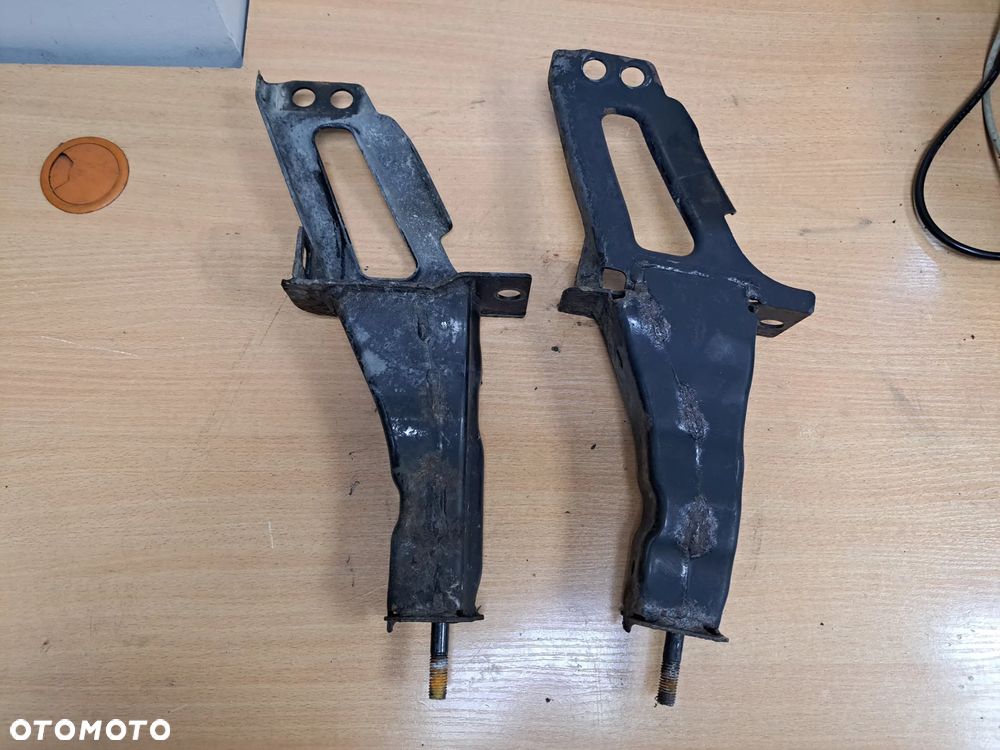 KIEŁ STREFA ZGNIOTU ODBÓJ VOLVO XC70 2007-2016 LEWA PRAWA