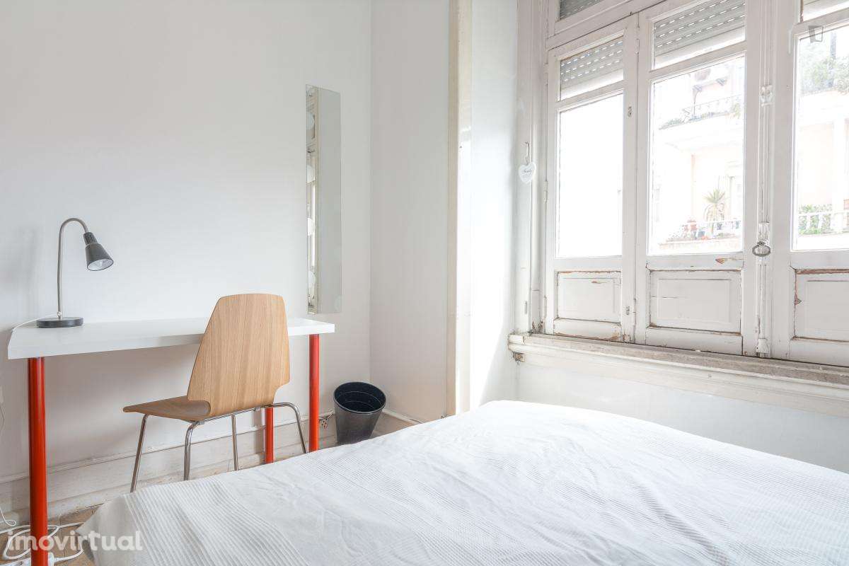 Quarto - localizado em Alameda Lisbon - Grande imagem: 2/13