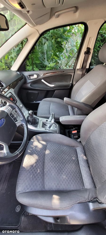 Ford Galaxy 2.0 Ghia - 29