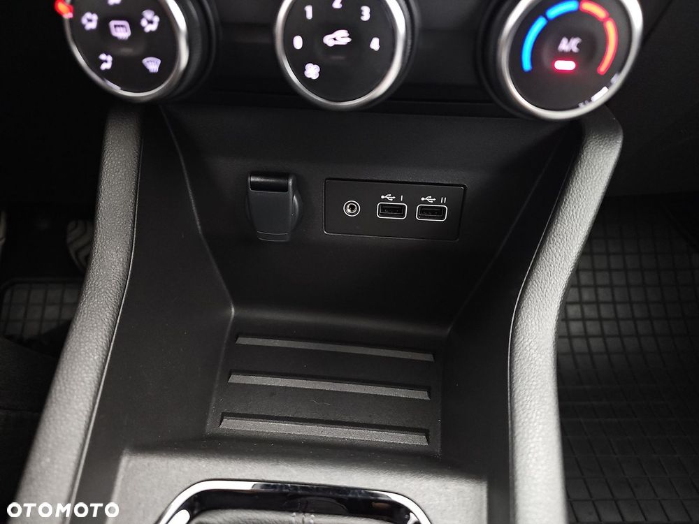 Renault Clio 1.0 TCe Evolution - 23