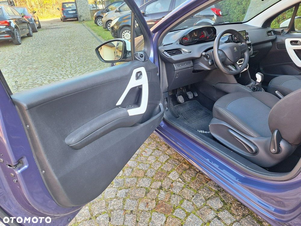 Peugeot 208 - 9