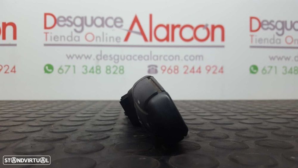 CONTROLE DO SISTEMA DE ÁUDIO / RÁDIO CD FIAT ULYSSE (179) 2.2 JTD DYNAMIC - 2