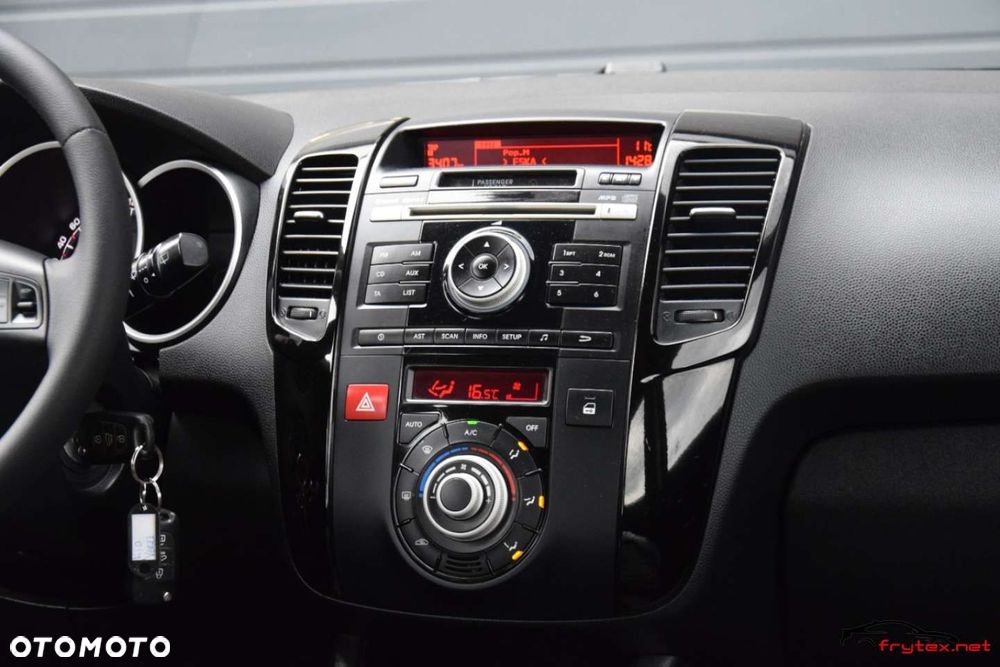 Kia Venga - 25