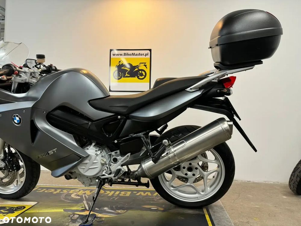 BMW F - 23