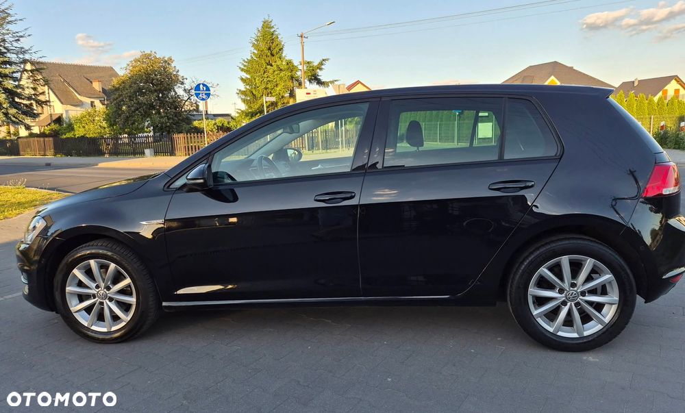 Volkswagen Golf - 2