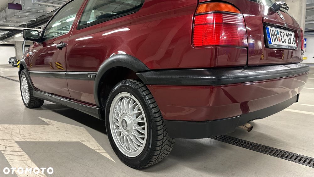 Volkswagen Golf - 22