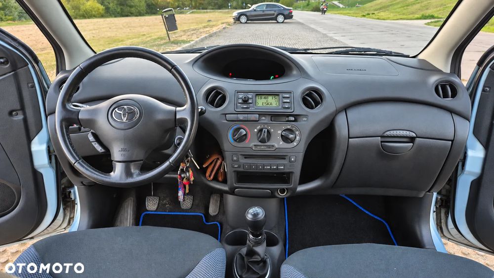 Toyota Yaris 1.0 Base - 16