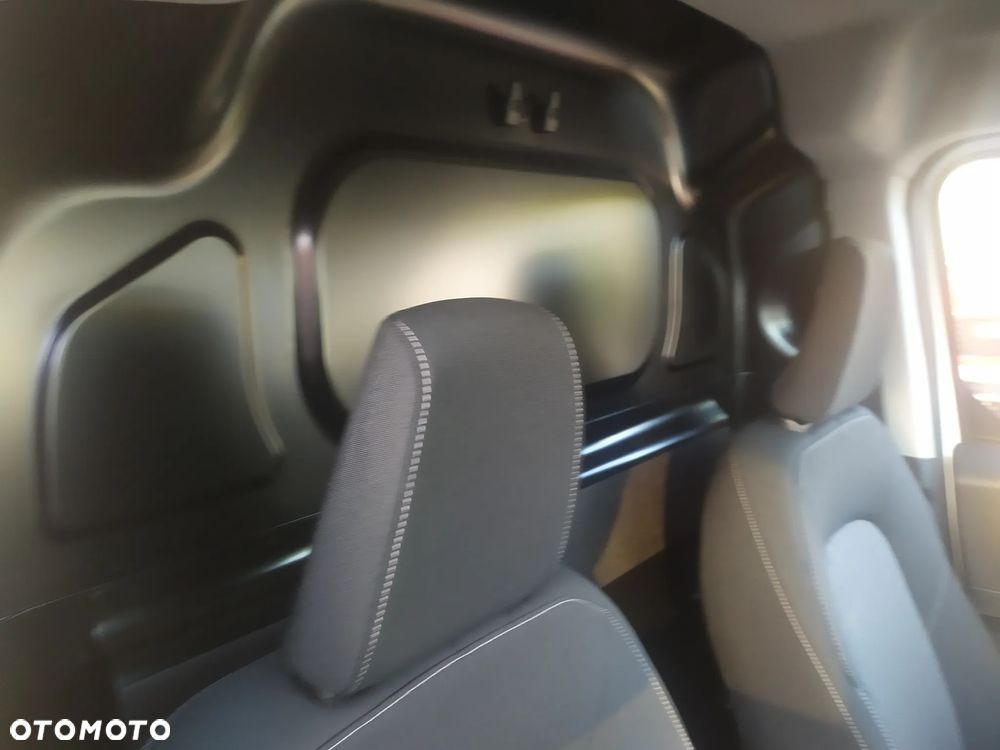 Ford TRANSIT COURIER VAN - 10