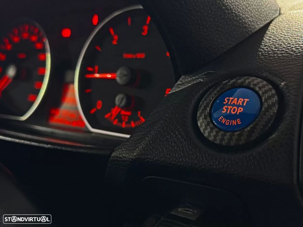 BMW 118 d Pack M - 17