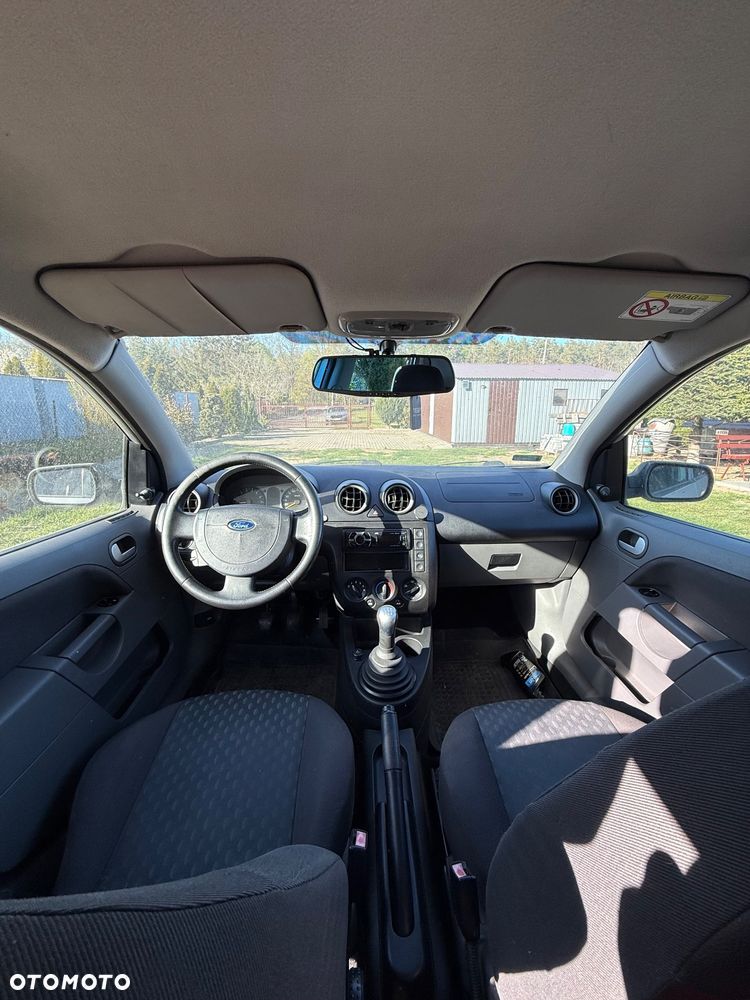 Ford Fiesta 1.4 Ghia - 12