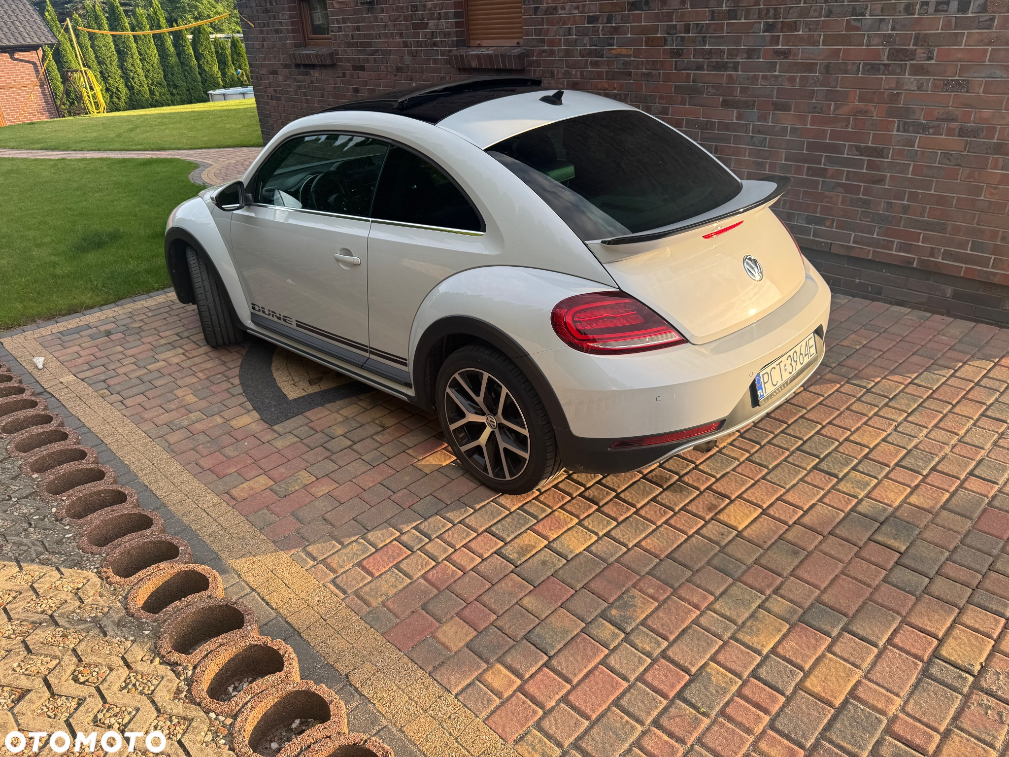 Volkswagen Beetle The 2.0 TDI DPF Blue Motion Technologie Dune - 6