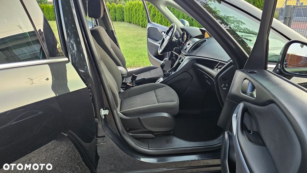 Opel Zafira - 10