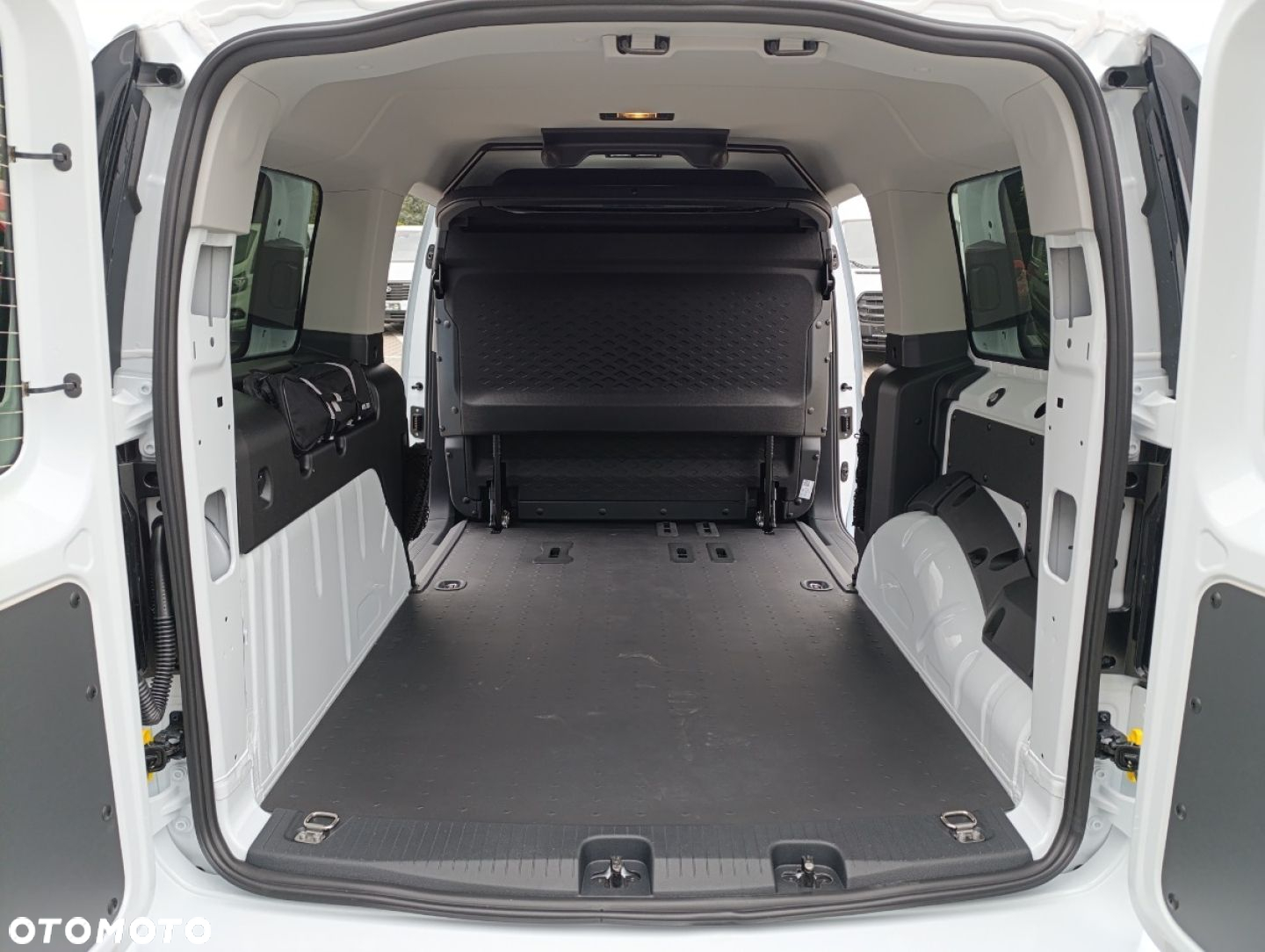 Ford Transit Connect - 23