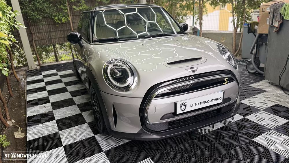 MINI 3 Portas Cooper SE Premium Extra Resolute Edition - 4