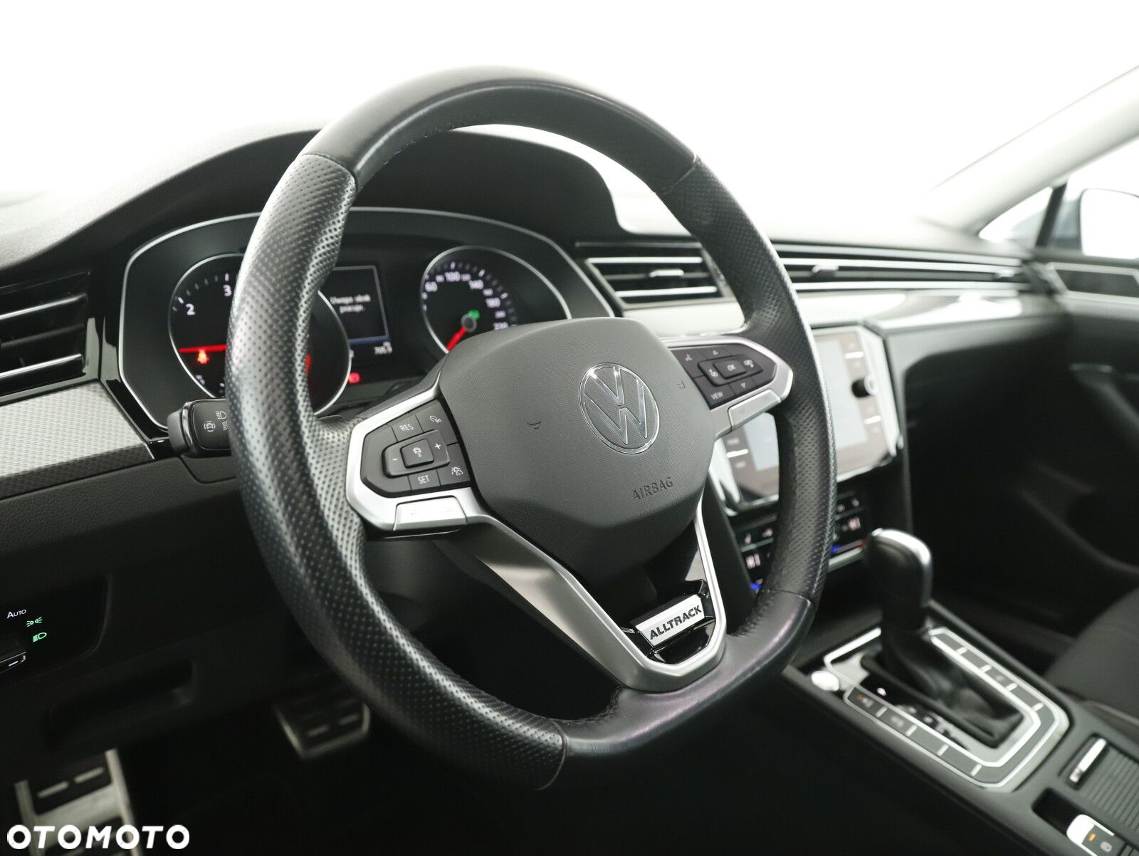 Volkswagen Passat - 12