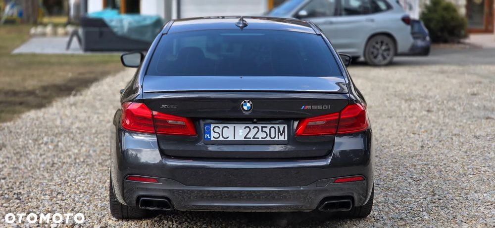 BMW Seria 5 M550i xDrive - 18