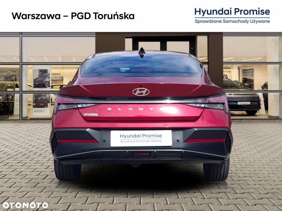 Hyundai Elantra - 4