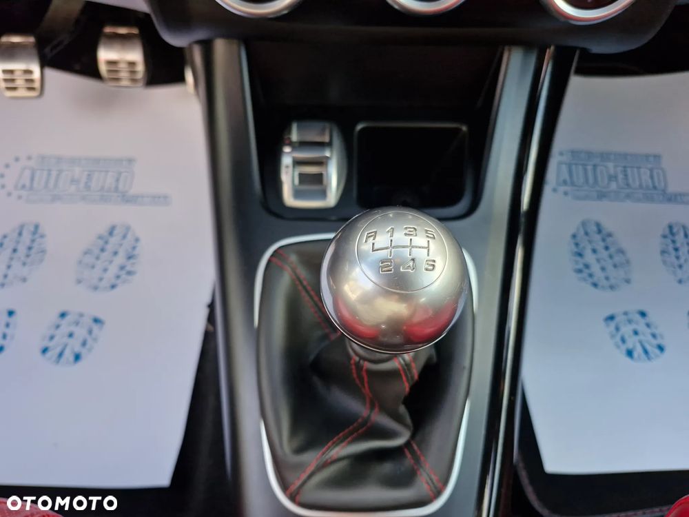 Alfa Romeo Giulietta 1.4 TB 16V Business - 32