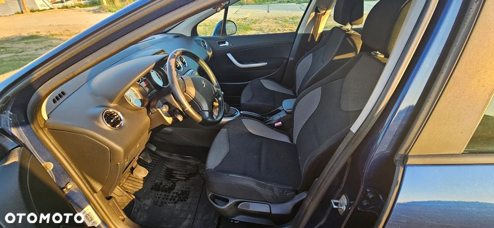 Peugeot 308 2008 photo 3