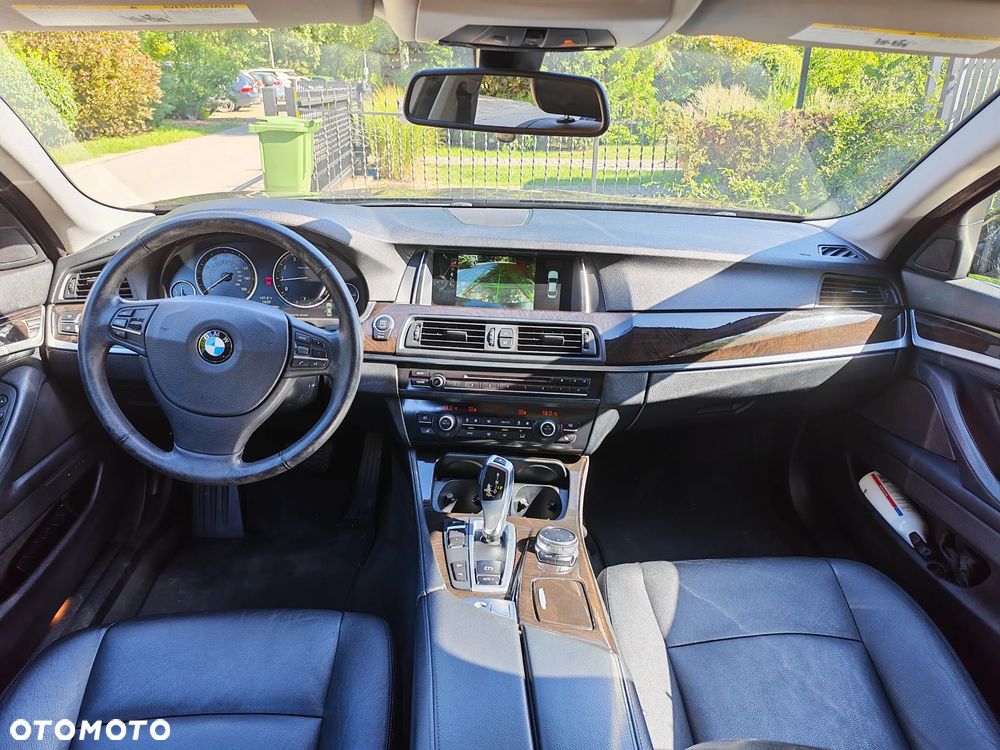 BMW Seria 5 528i xDrive - 11