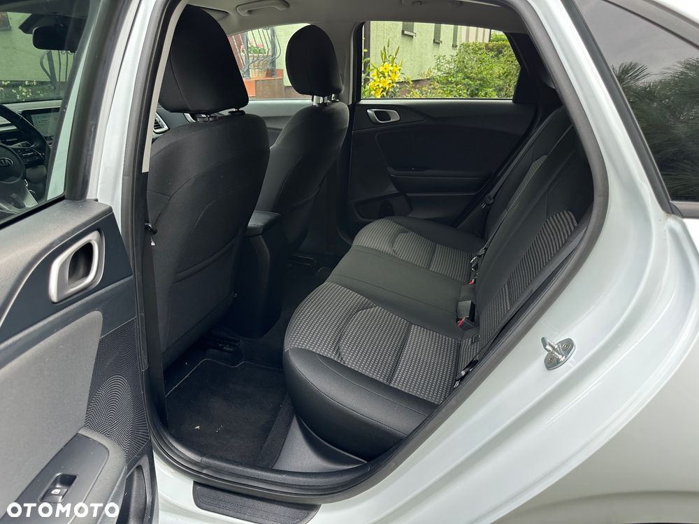 Kia Ceed 1.4 L Business Line Plus - 21