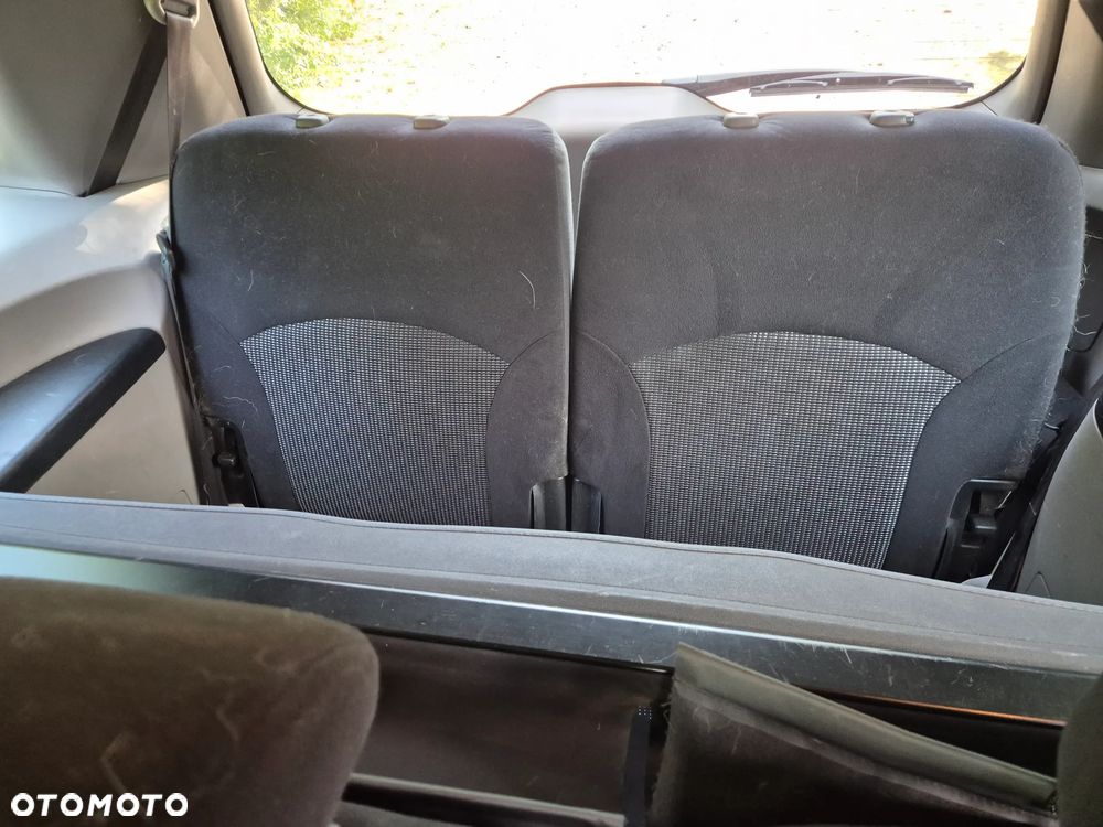 Mitsubishi Grandis 2.0 DI-D 7-Sitzer Intense - 11