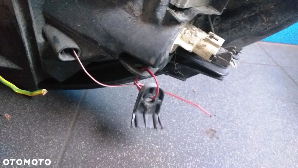 Lampa lewy prawy przód tył Toyota Yaris II 5D - 5