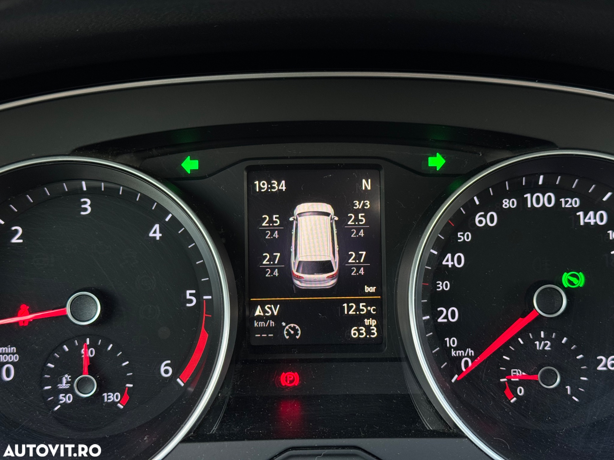 Volkswagen Passat Variant 2.0 TDI DSG 4Motion Highline - 36