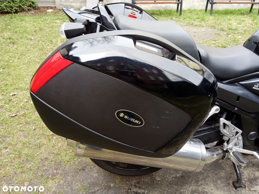 Suzuki GSX - 12