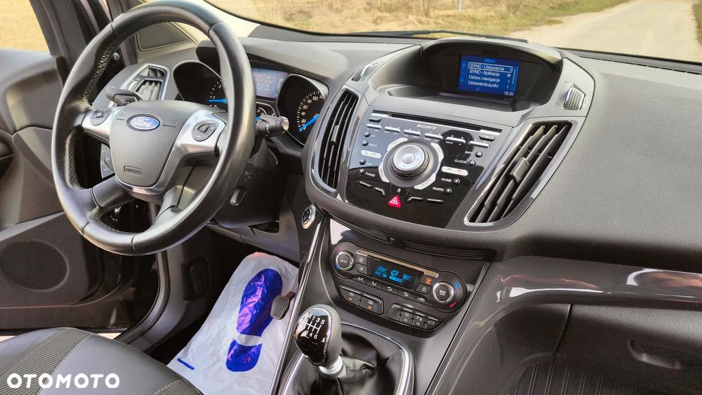 Ford Kuga 2.0 TDCi 4x4 Titanium - 19