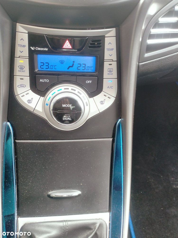 Hyundai Elantra - 17