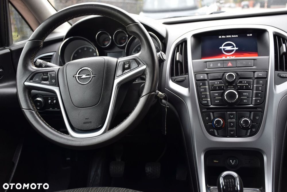 Opel Astra 1.6 Design Edition - 12