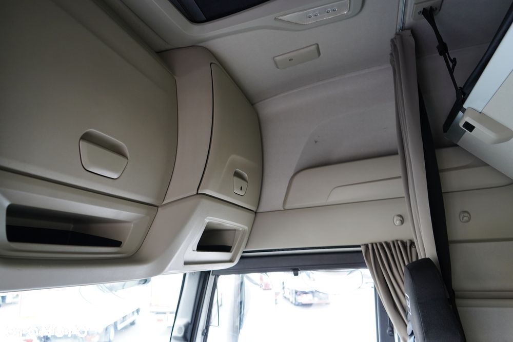 Iveco / S-WAY / 420 / E 6 / KONTENER + WINDA / 20 PALET / RETARDER / OŚ SKRĘTNA / ROLETA - 23