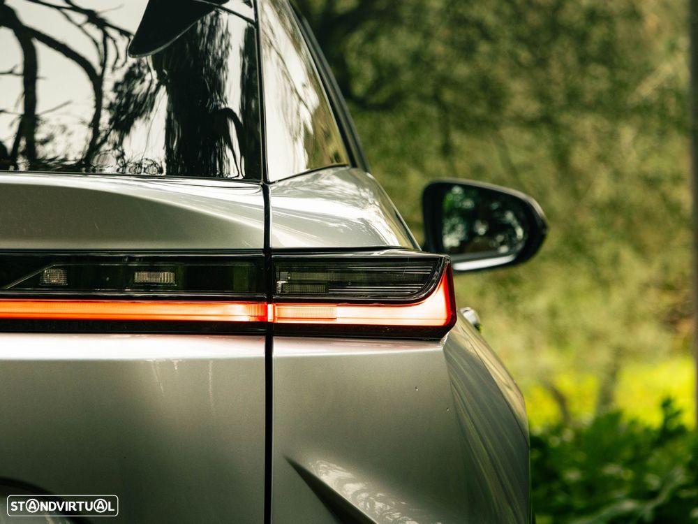 Lexus RZ 300e Premium - 18