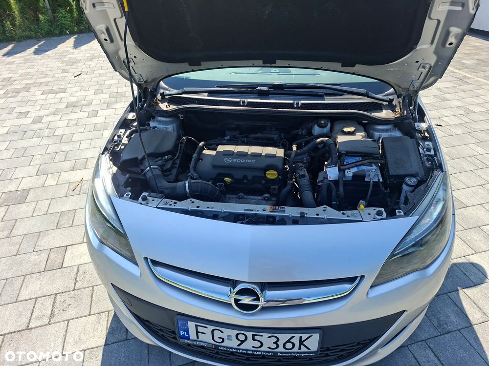 Opel Astra 1.4 T Essentia - 12