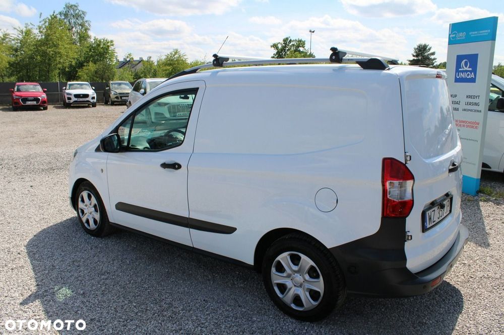 Ford Transit Courier - 9