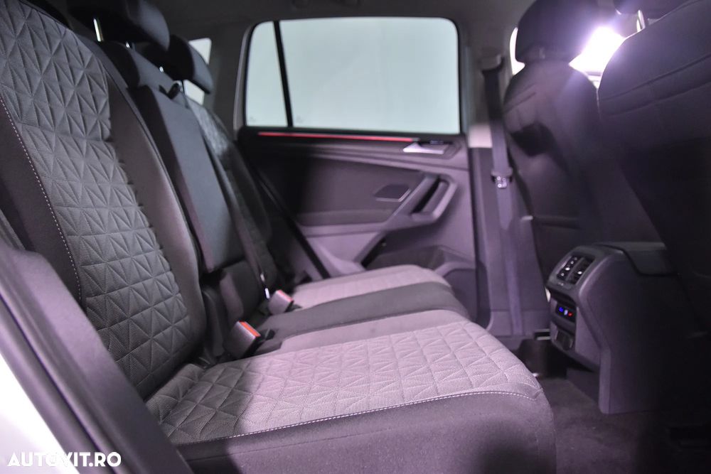 Volkswagen Tiguan - 13