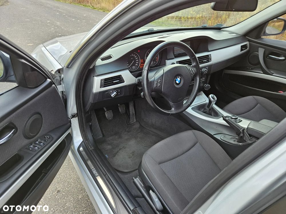 BMW Seria 3 330d - 18