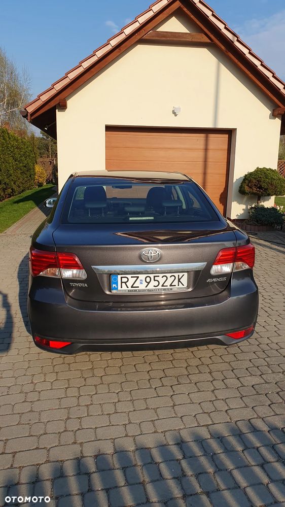 Toyota Avensis 2.0 D-4D Premium - 7