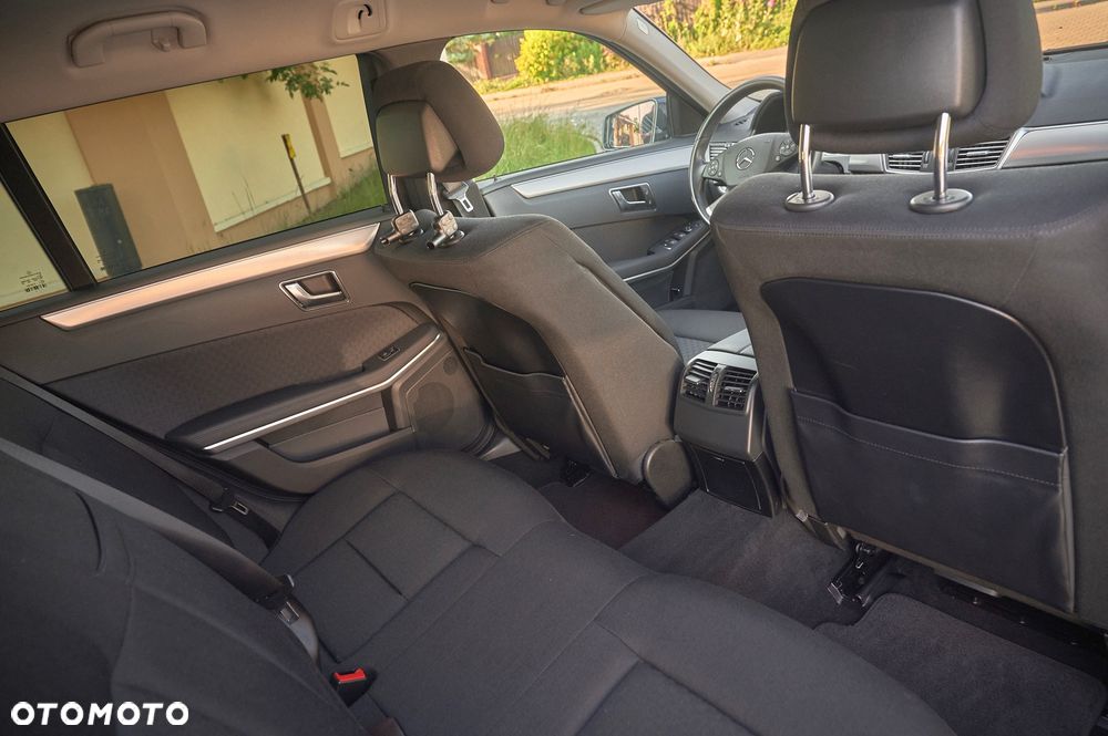 Mercedes-Benz Klasa E 250 CDI DPF 4Matic BlueEFFICIENCY 7G-TRONIC - 31