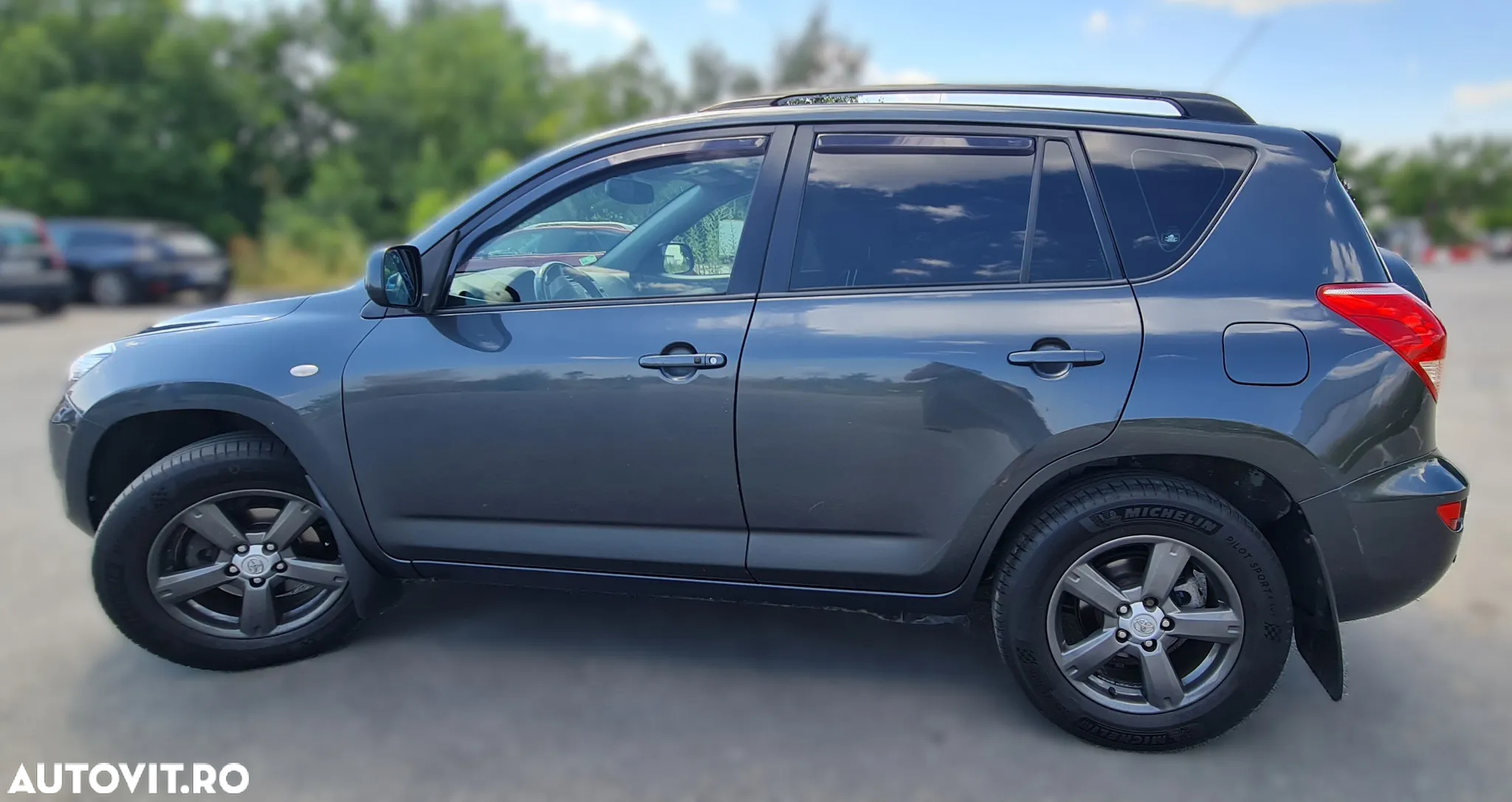 Toyota RAV4 2.0 Aut Luxury - 5