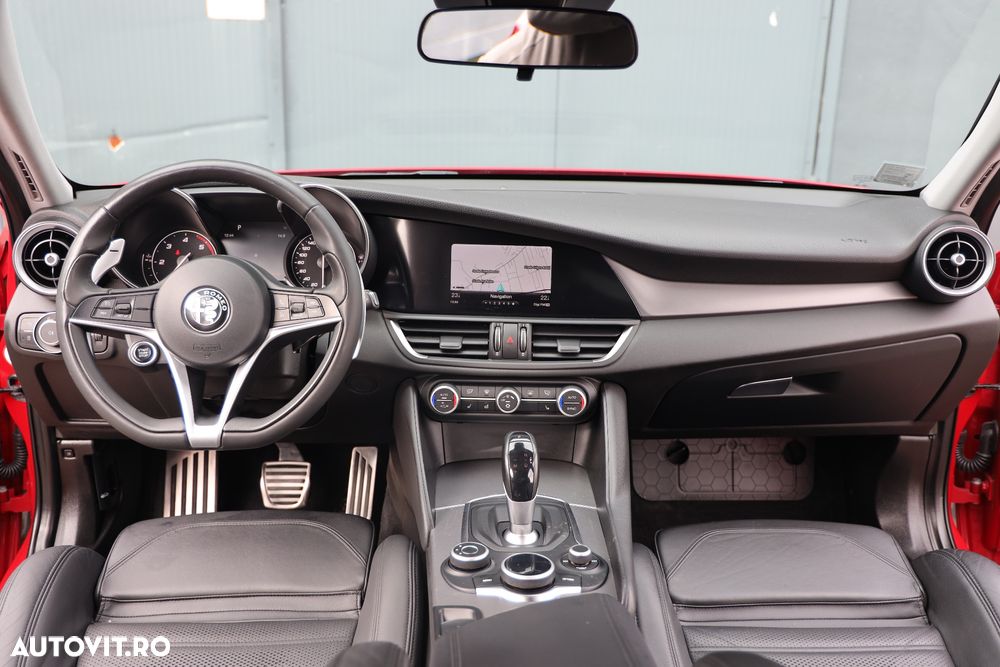 Alfa Romeo Giulia 2.2 Diesel AT8-Q4 Veloce - 13