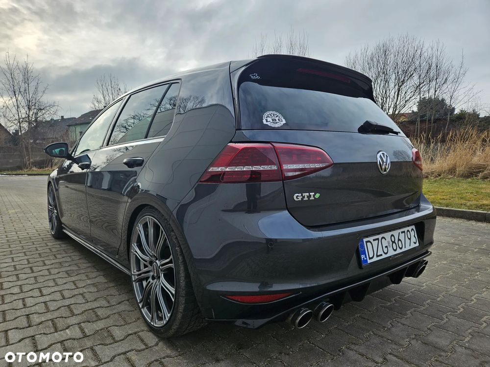 Volkswagen Golf GTI Performance BlueMotion Technology - 12