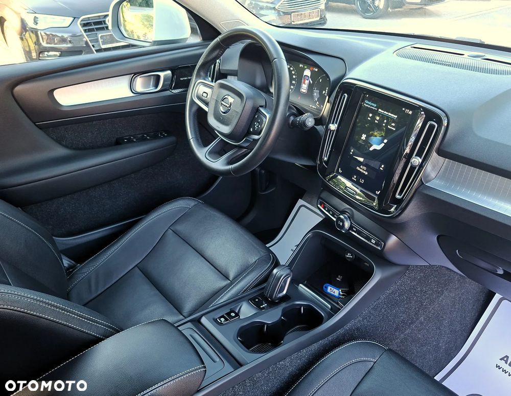 Volvo XC 40 D3 SCR Momentum Core - 21