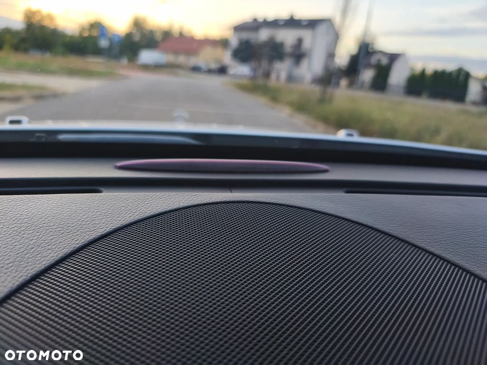 Mercedes-Benz Klasa E 230 7G-TRONIC Elegance - 35
