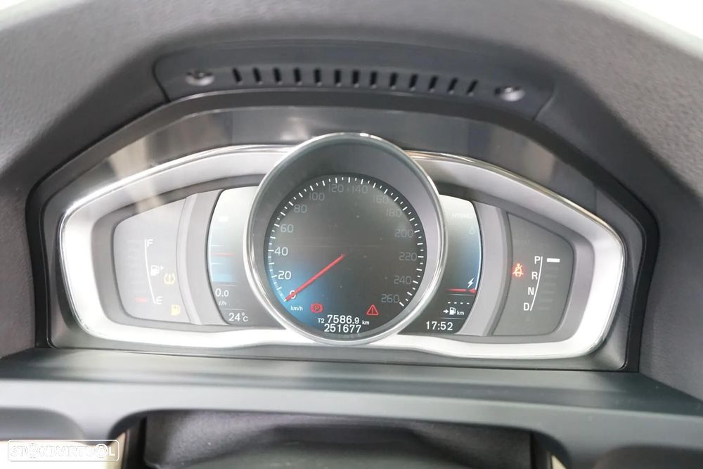 Volvo V60 2.4 D6 Summum AWD Phev - 27